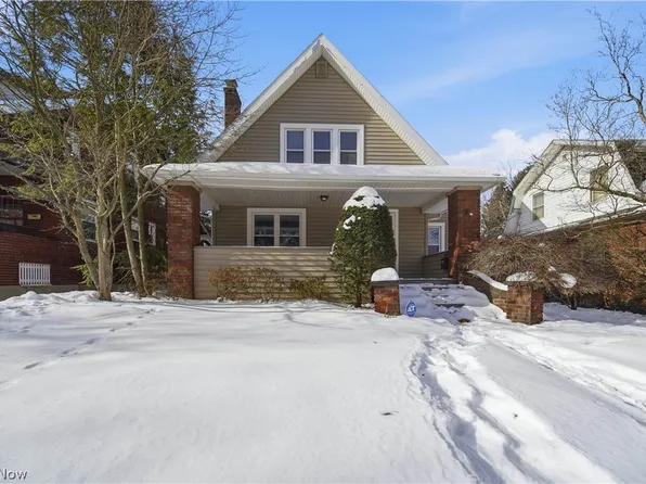 154 Crescent Dr, Akron, OH 44301