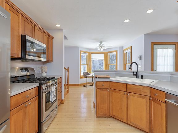 2nd image of 762 Robinson Road