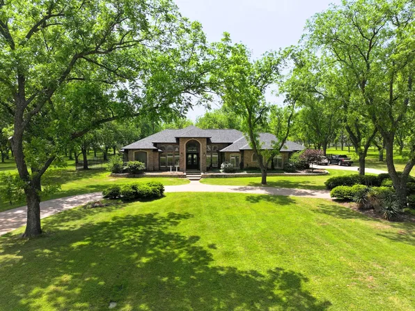8810 S Hampton Dr, Granbury, TX 76049