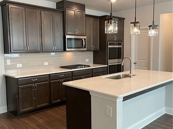 2nd image of 359 Caledonia Ct