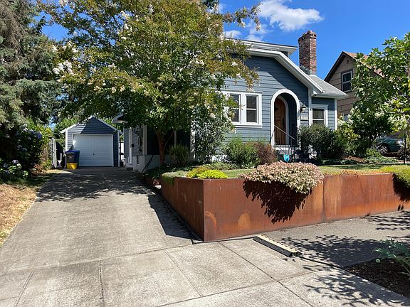 Driveway can fit 1-2 cars