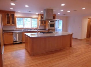 333 Patrick Ln, Ashland, OR 97520