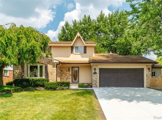 44114 Somerset Sq, Canton, MI 48187