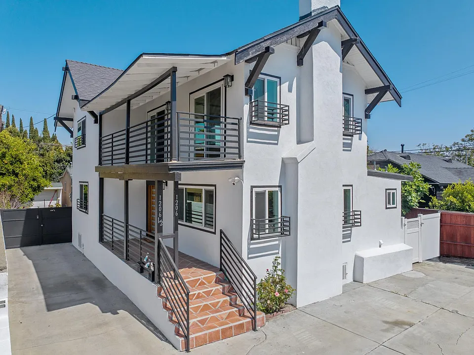 1206 Tamarind Ave