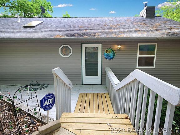 4th image of 373 Glan Tai Dr