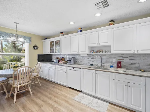 1840 NW 13th St APT 102, Delray Beach, FL 33445