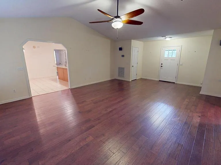 206 Myrick Dr — Photo 6