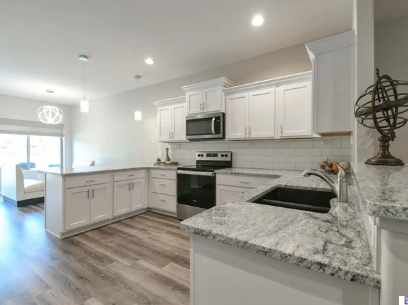 9861 Keystone Dr, Lincoln, NE 68516