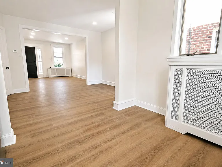 162 W Godfrey Ave — Photo 6