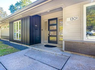 1301 Candlelight Ln, Houston, TX 77018