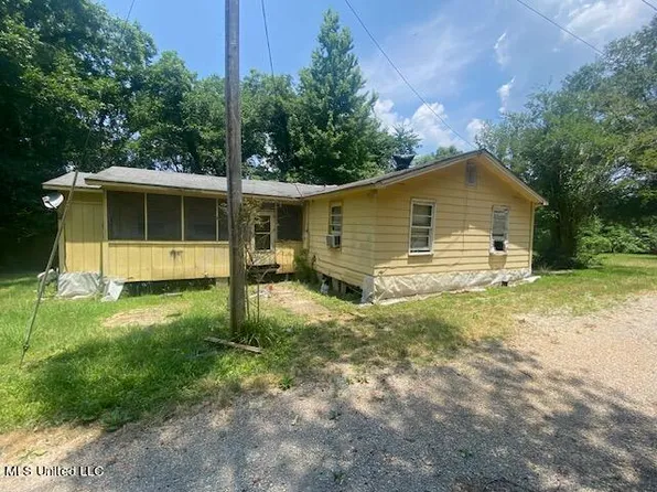 2350 Grange Hall Rd, Vicksburg, MS 39180