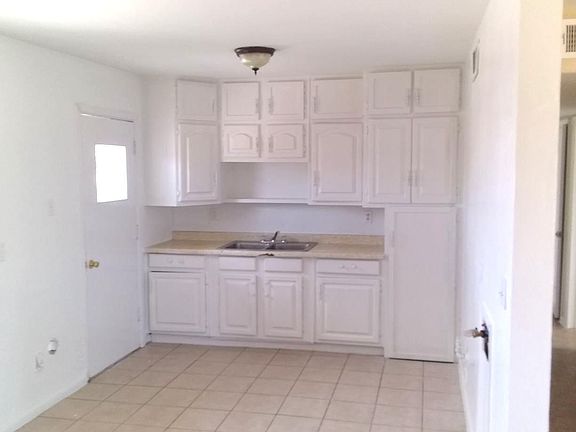 4th image of 10360 Newport Dr