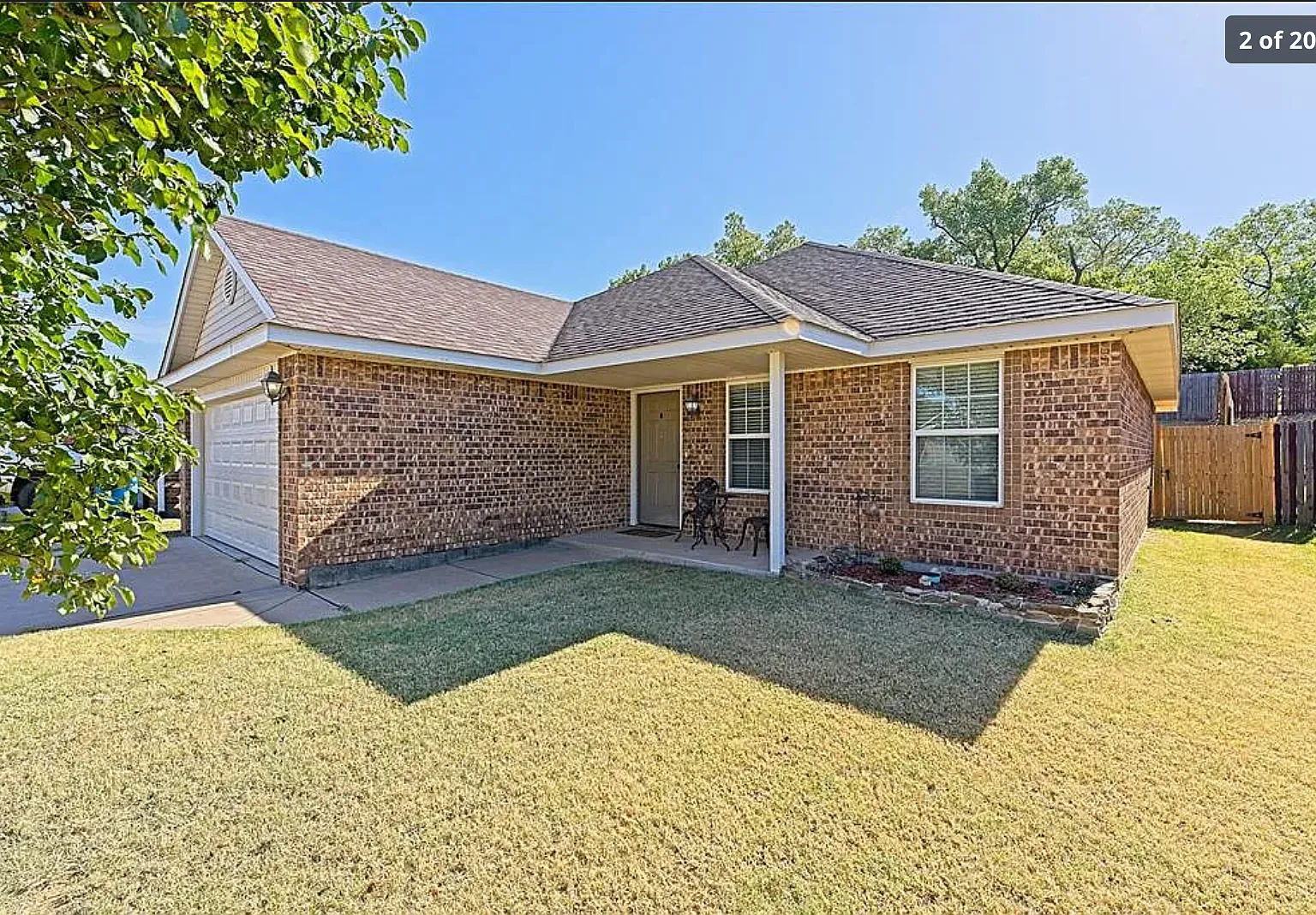 3 bed, 1370 sqft, $1,825 — Photo 2