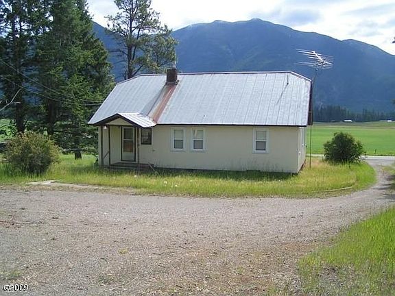 5th image of 385 Blackmer Ln