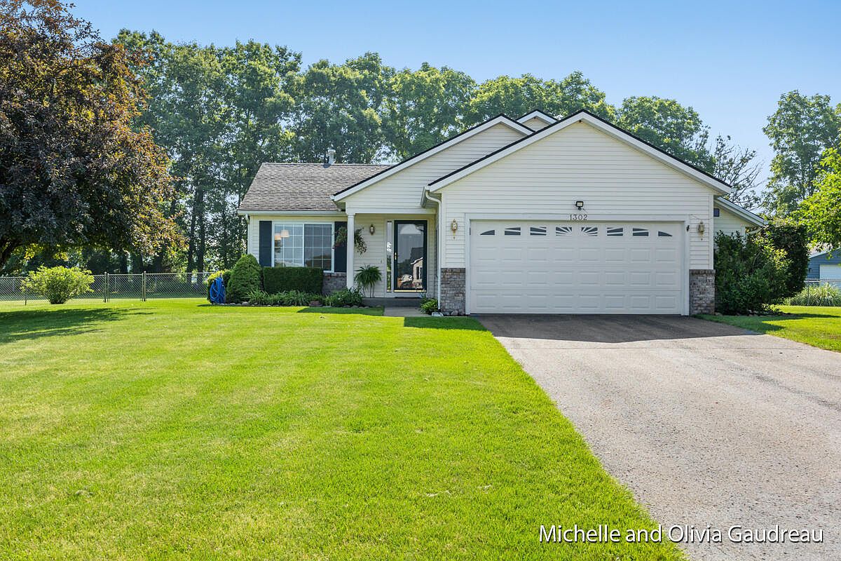 1302 Oxbow Dr, Middleville, MI 49333 Zillow