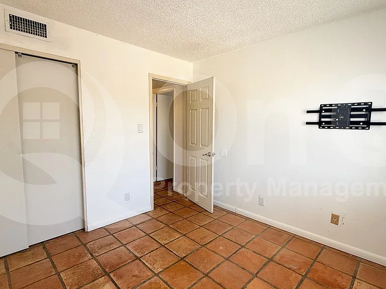 4604 E Riverside St — Photo 11