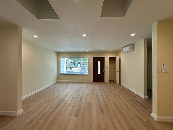 3rd image of 230 Velarde St