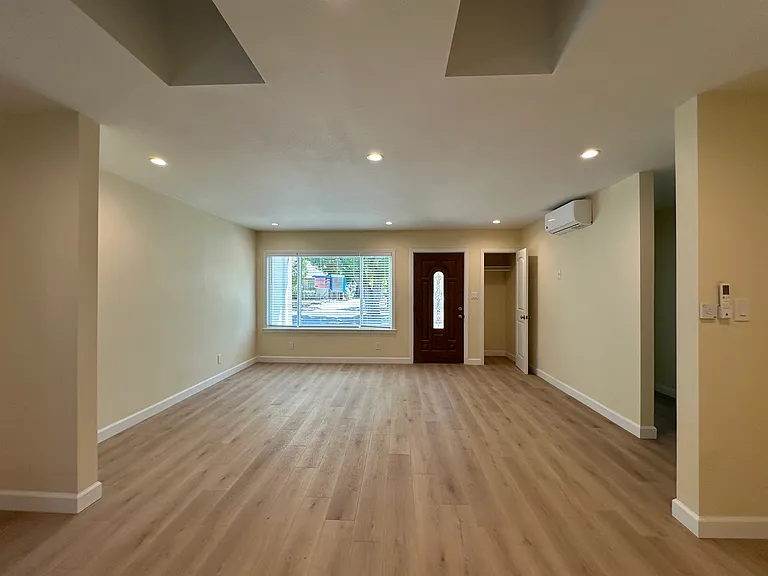 230 Velarde St — Photo 3