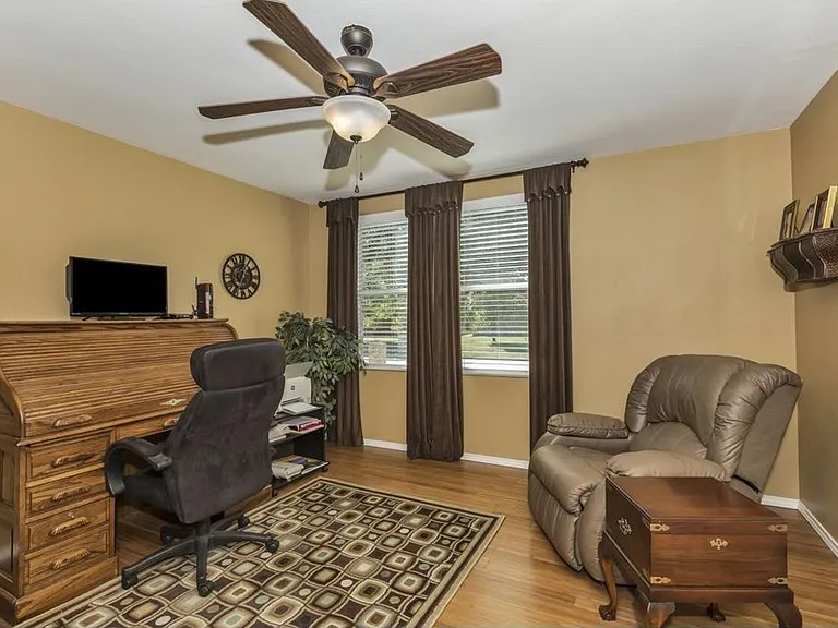 2912 Lake Terrace Dr — Photo 4
