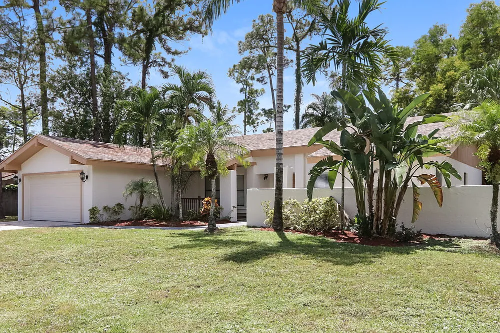 4 bed, 3.0 bath, 2347 sqft, $3,580 — Photo 3