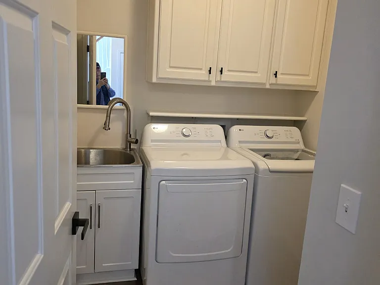 100 Silver Water Ct — Photo 18