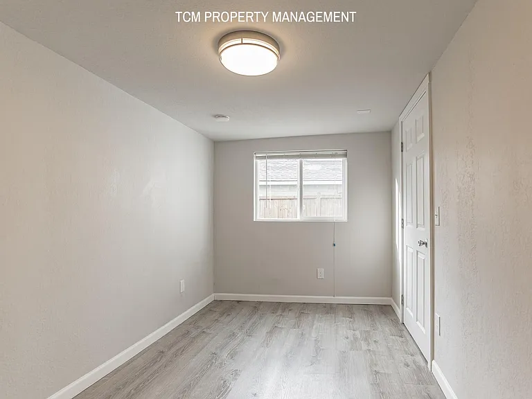 2524 Chestnut St #5 — Photo 20