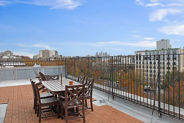 Sold by Compass | media 8