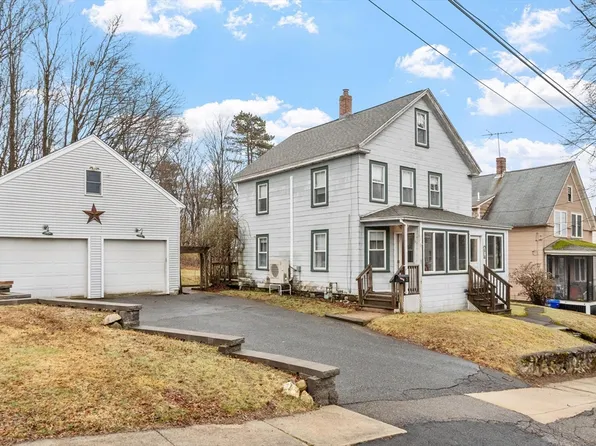 9 Fairfield St, Maynard, MA 01754