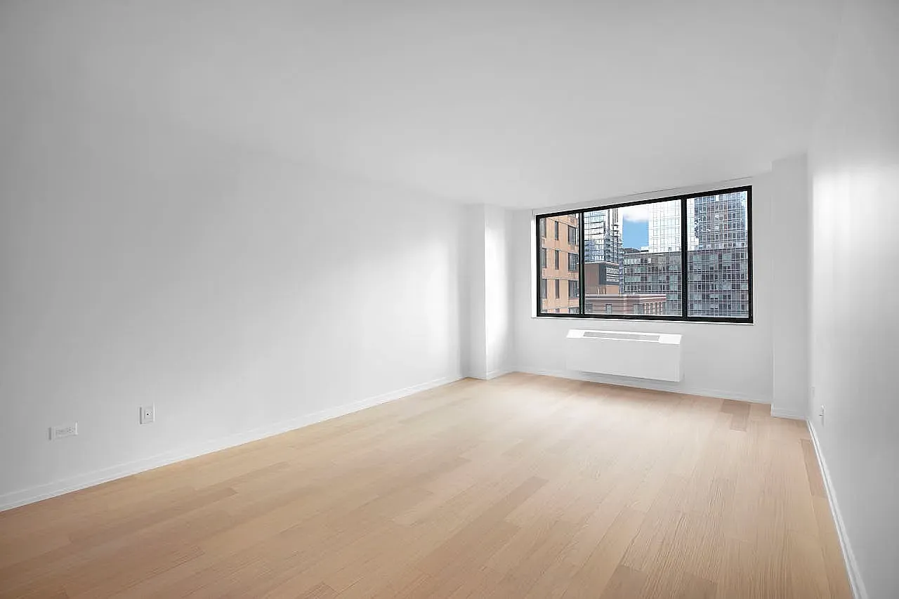 75 West End Avenue — Photo 1