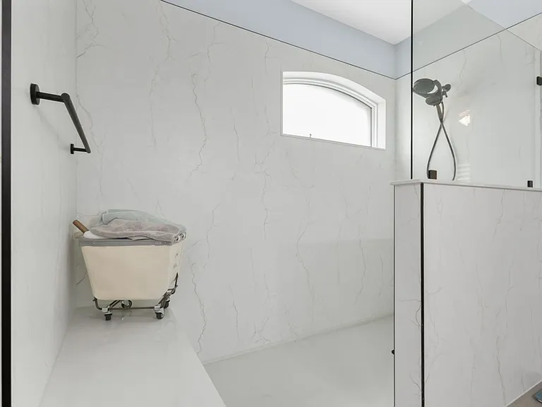 1318 Barton Crk — Photo 17