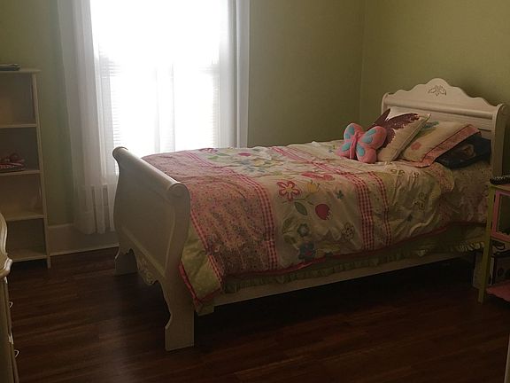 2nd image of 405 Paradise St