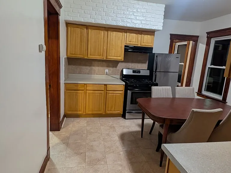 122 Foster St — Photo 16