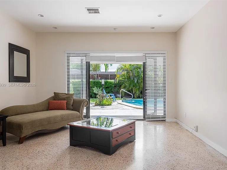 9100 SW 81st Ave — Photo 4