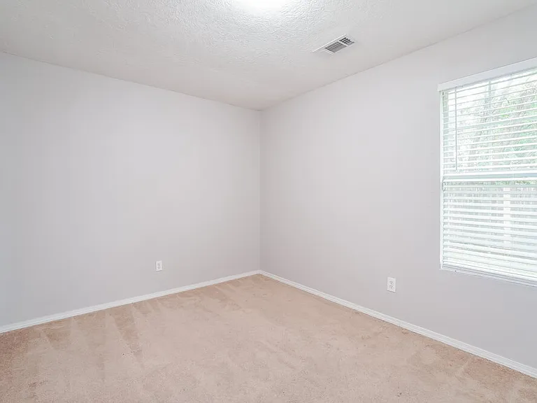 15154 Elstree Dr — Photo 14