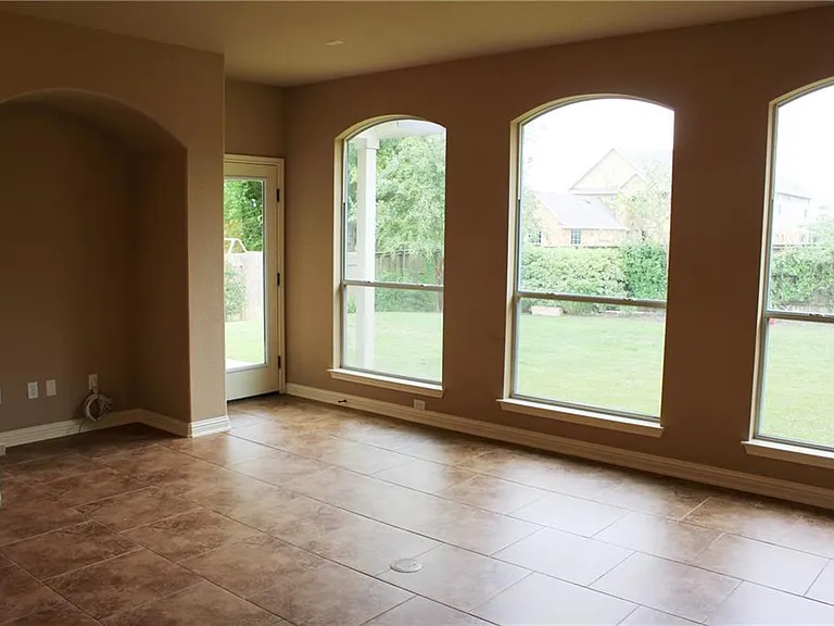 19500 Sangremon Way — Photo 12