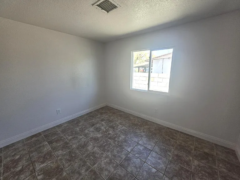 2044 Harvard St #B — Photo 4