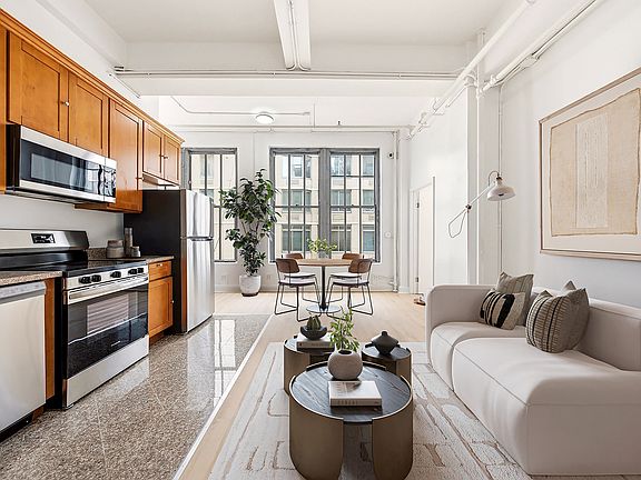 4th image of 325 W 37th St Floor 11R