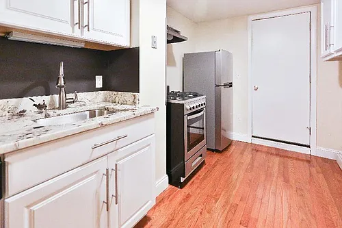 238 Everett St #2 Photo 1