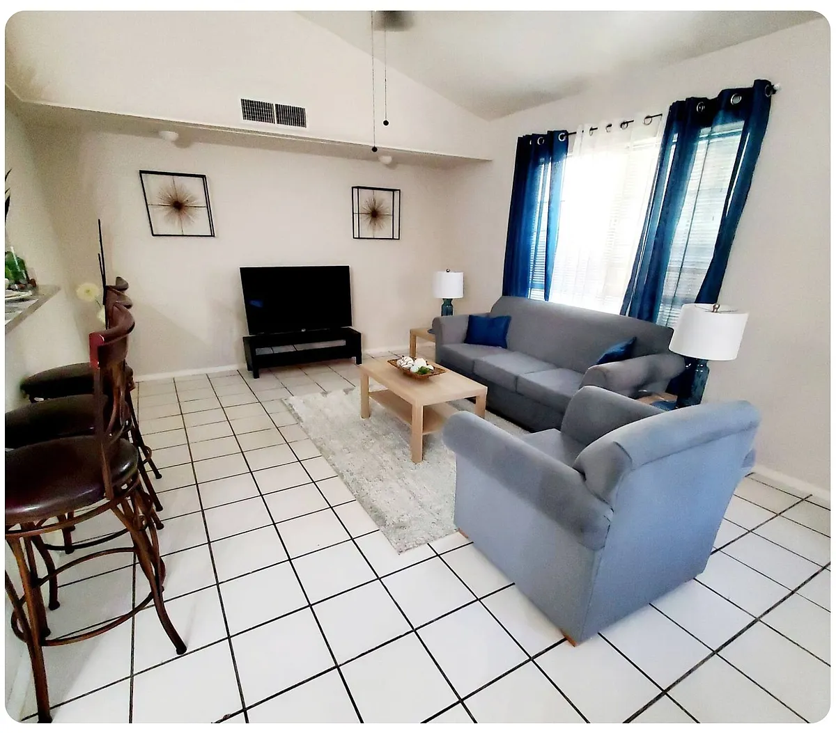 Building Photo - 6071 Dooley Dr