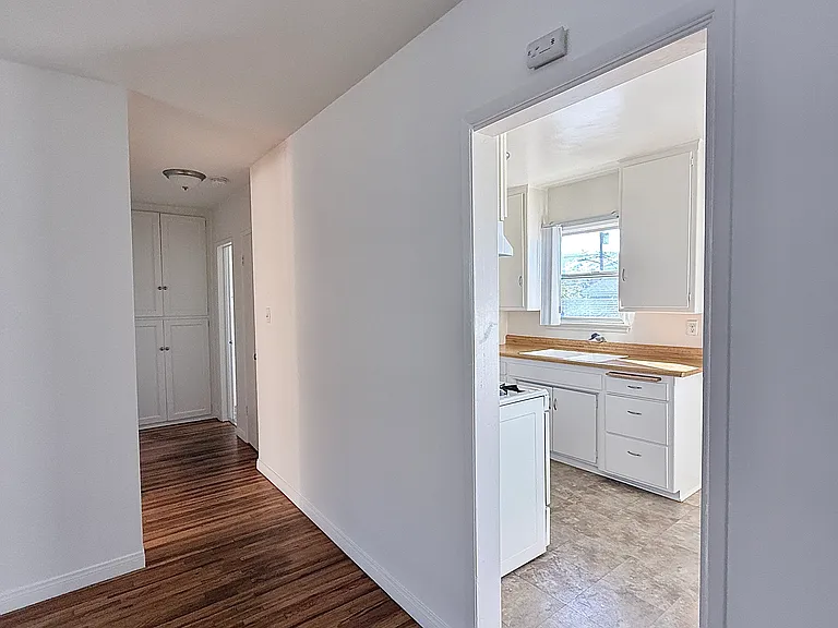 8429 Glenoaks Blvd #4 — Photo 3