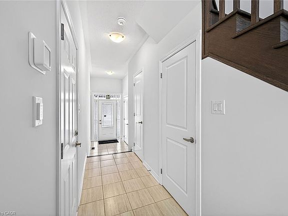 4th image of 33 Admiral Rd