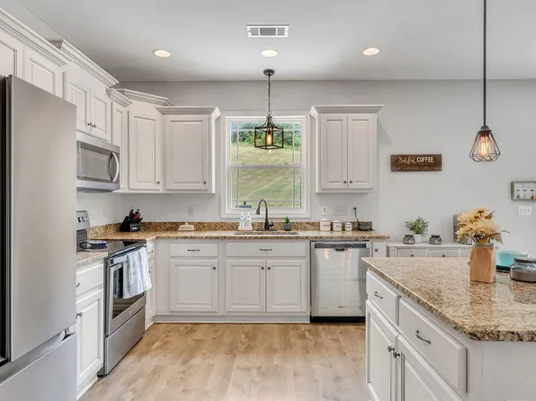 8565 Statesville Rd, Watertown, TN 37184