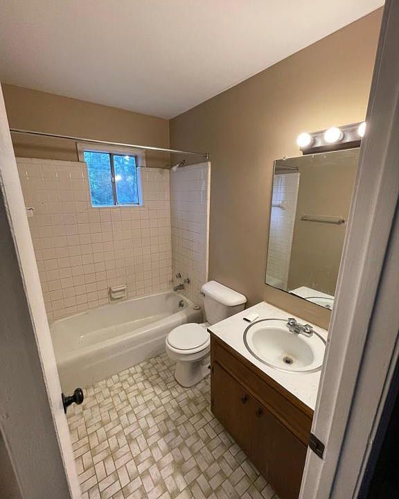 2nd image of 237 Neptune Ct