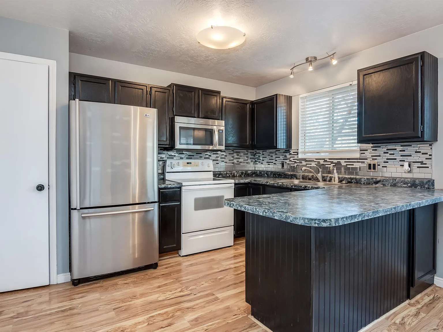 4948 Decora Way - 1 — Photo 3