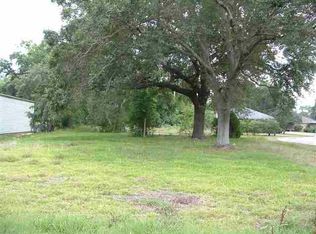 6249 Warren St, Groves, TX 77619