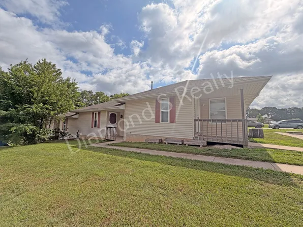 1499 W Rainey Fourplex, 1499 W Rainey St #A, Ozark, MO 65721
