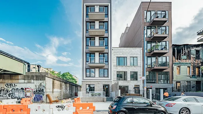 Rented by Nooklyn NYC LLC | media 21