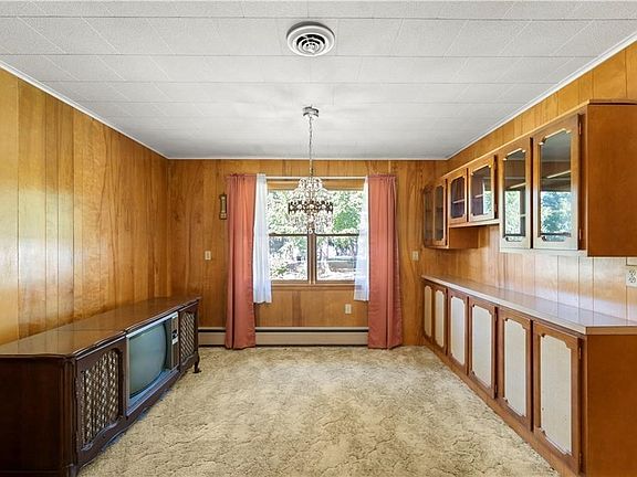 4th image of 14 Meadowbrook Rd