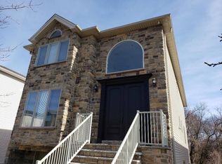 31 Brookside Loop, Staten Island, NY 10309