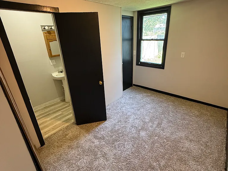 205 Graham St — Photo 7